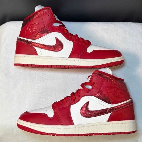 Air Jordan 1 Mid “Valentine’s Day 2025” – HJ9337-106 | 10M/11.5W main image 5